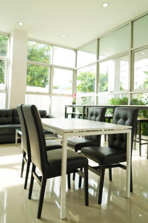 Roomquest Bangkok Sukhumvit 50 Екстер'єр фото