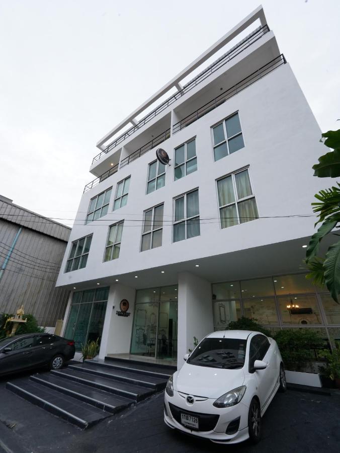Roomquest Bangkok Sukhumvit 50 Екстер'єр фото